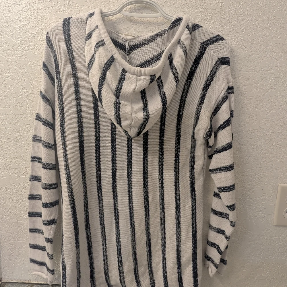 Elan Navy and White Nautical Knit Sweater